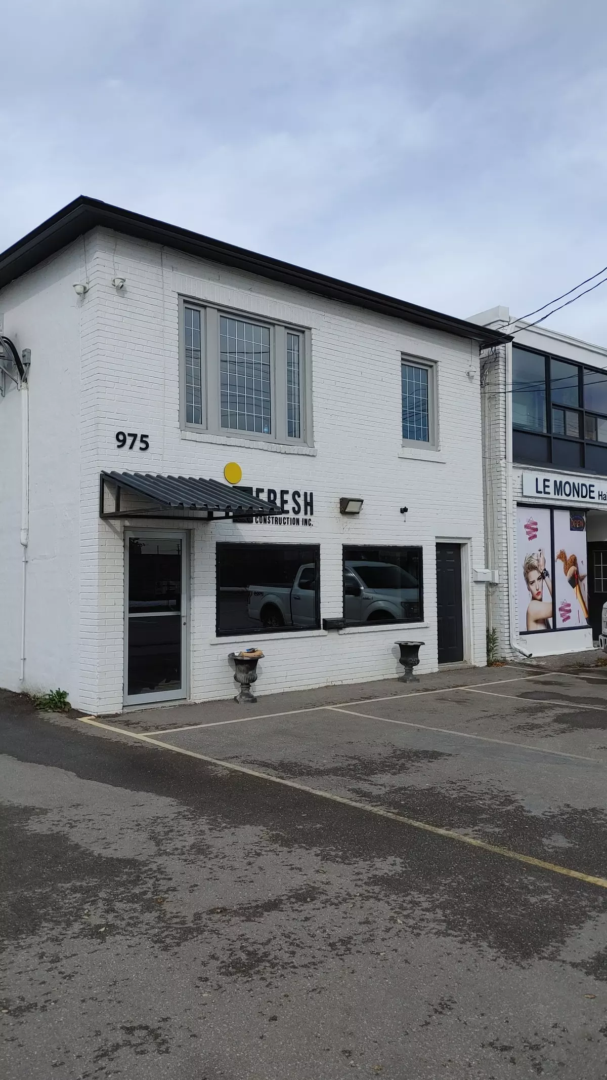 Peel, ON L5E 1E5,975 Lakeshore RD E