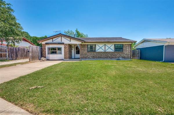 7124 Smithfield Road, North Richland Hills, TX 76182