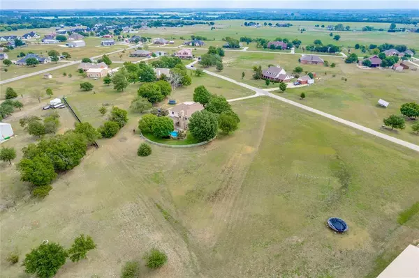 673 Peggy Lane,  Gunter,  TX 75058