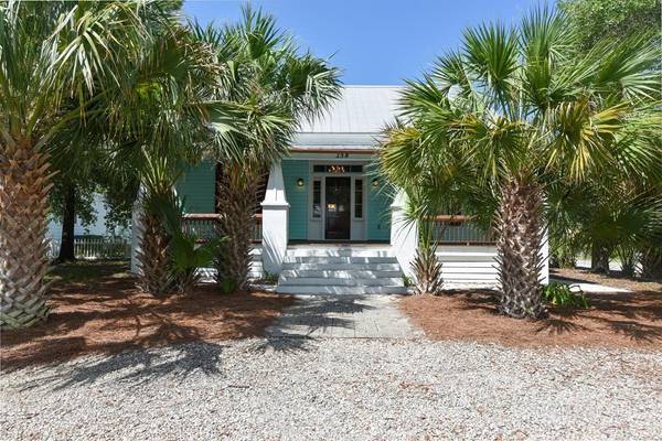 158 4th St, Apalachicola, FL 32320