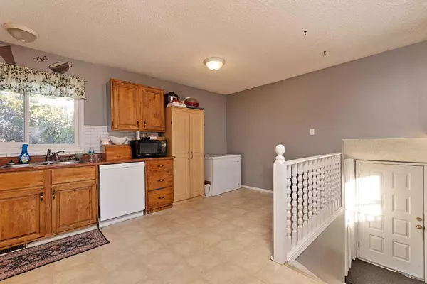 Lloydminster, AB T9V 1Y7,3106 57B AVE