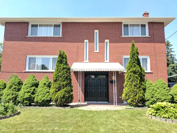 110 Cabot ST, Oshawa, ON L1J 5R7