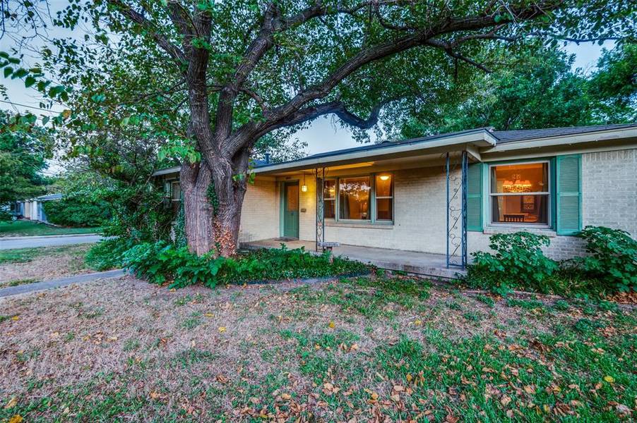 5501 Dennis Avenue, Fort Worth, TX 76114