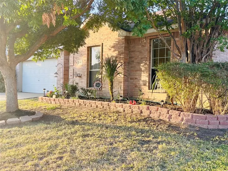 4703 Valleyview Drive, Mansfield, TX 76063