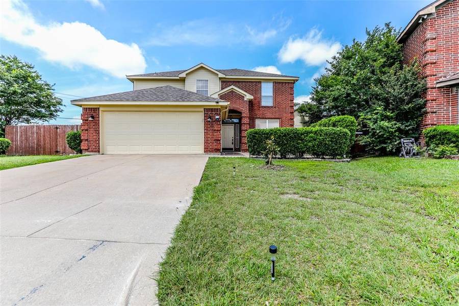 8005 Kathleen Court, Fort Worth, TX 76137