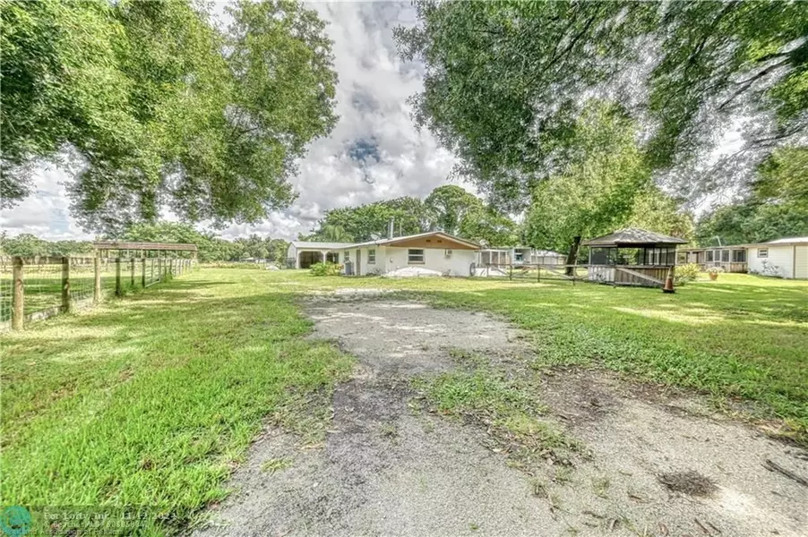 3124 Hicks Rd, Lorida, FL 33857