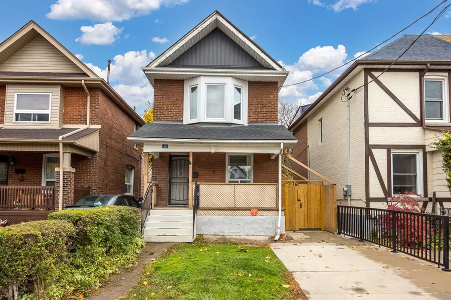 14 Gray AVE, Toronto W03, ON M6N 4S6