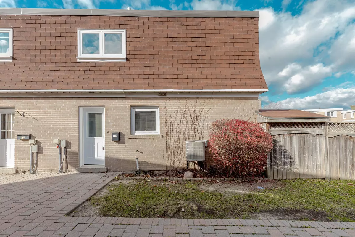 Brampton, ON L6W 3C7,17 Town House CRES