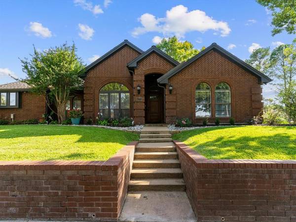 Bedford, TX 76021,2200 Pine Thicket Lane