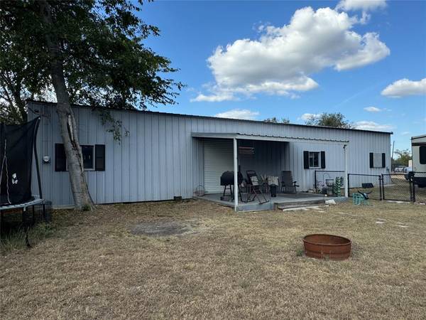 Dawson, TX 76639,105 N 6th Street E