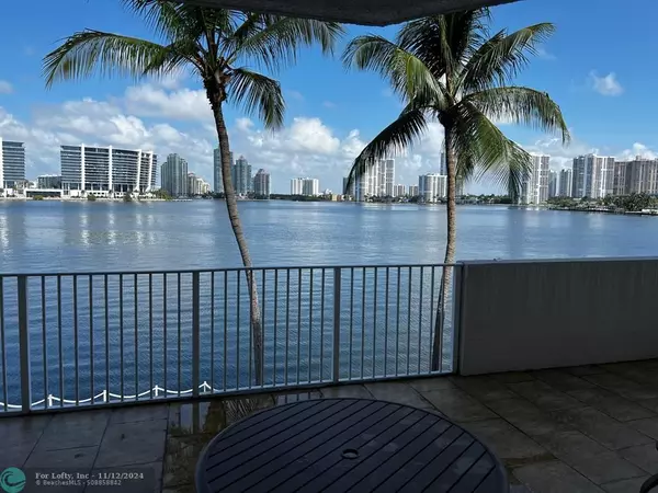 Sunny Isles Beach, FL 33160,18260 N Bay Rd  #304