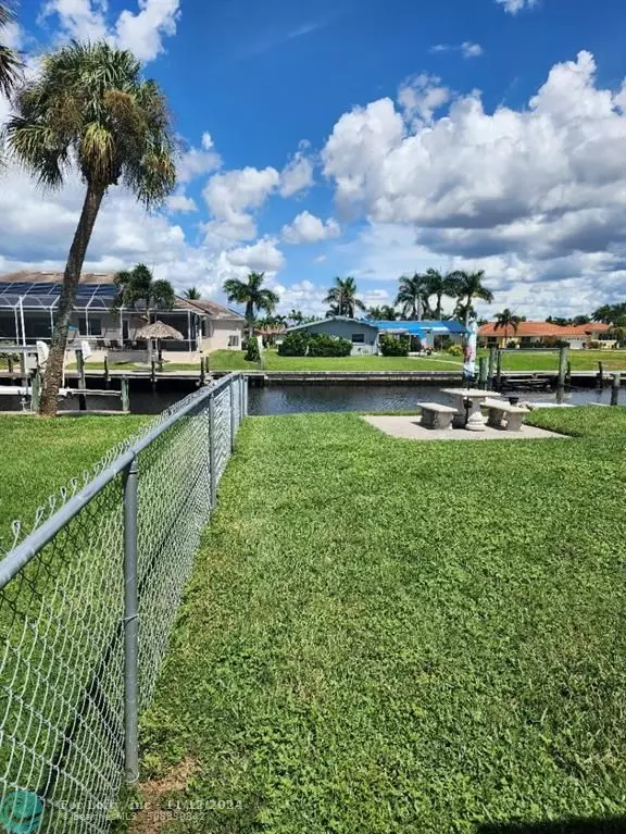 Cape Coral, FL 33904,5325 Cocoa Ct