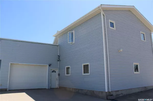 Weyburn, SK S4H 1W7,3 2nd AVENUE