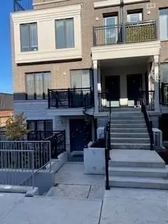 130 Long Branch AVE #32, Toronto W06, ON M8W 0A9