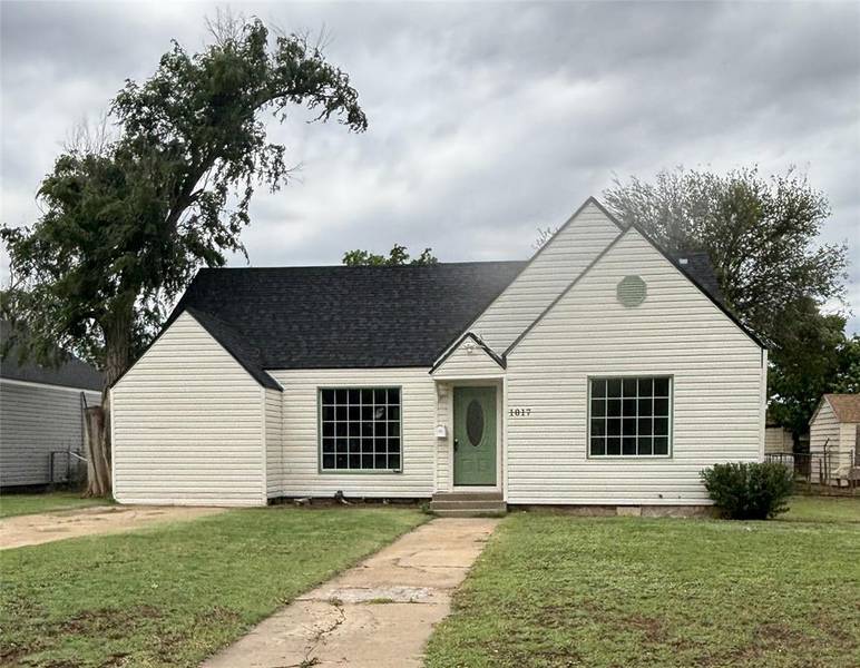 1017 E Cypress Street, Altus, OK 73521