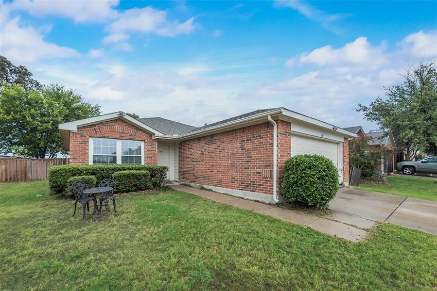 809 Prairie Drive, Cross Roads, TX 76227