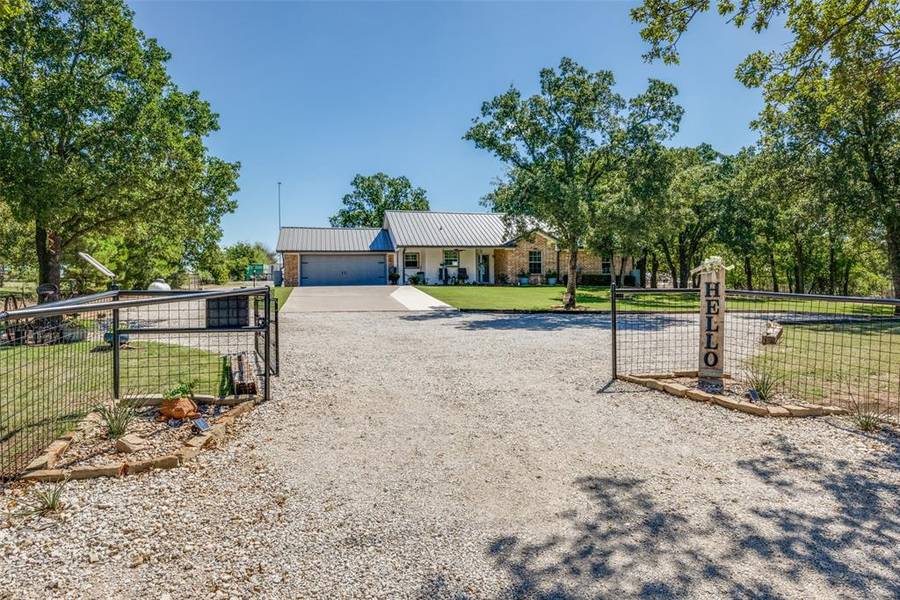 160 Bishop Road, Bowie, TX 76230