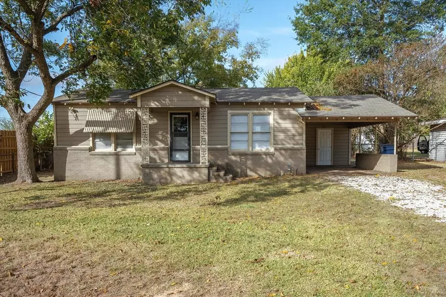 209 N Richardson, Grand Saline, TX 75140