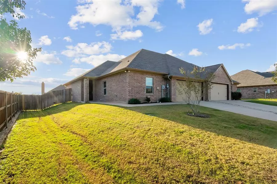 544 Landry Court, Granbury, TX 76049