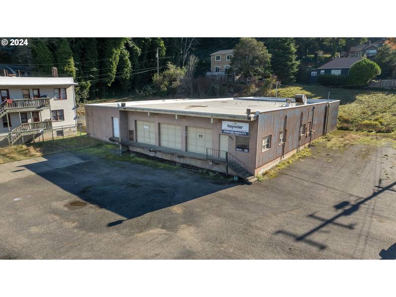 665 HEMLOCK AVE, Coos Bay, OR 97420