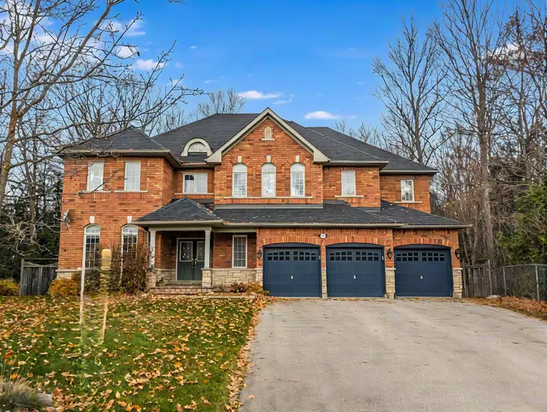 41 Camelot SQ, Barrie, ON L4M 0C3