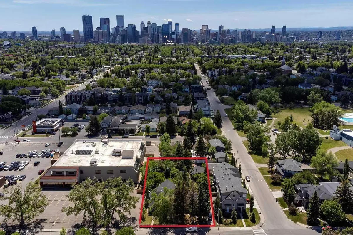 Calgary, AB T2M 1X4,531, 533, 535 24 AVE NW