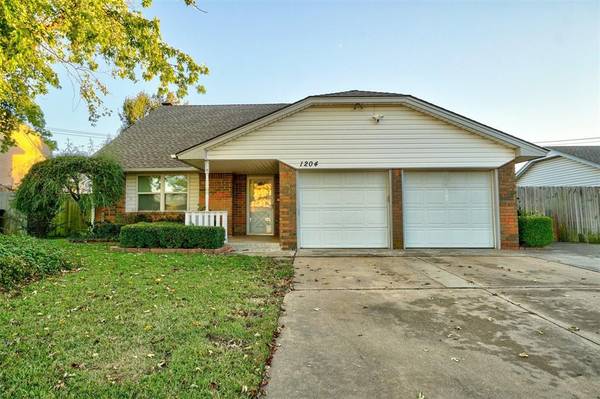 1204 NW 6th Place, Moore, OK 73170