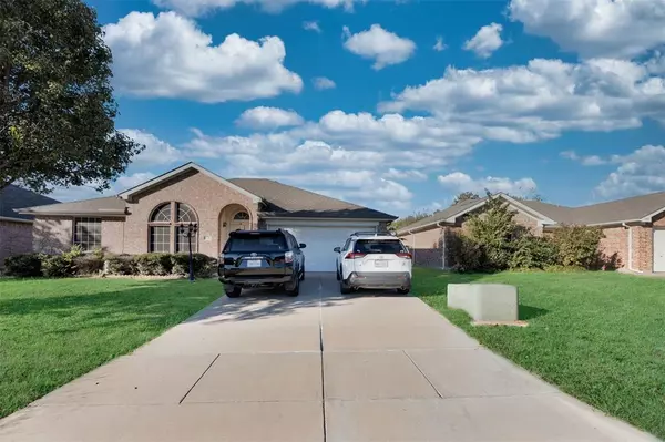 1505 Coastline Lane, Mansfield, TX 76063