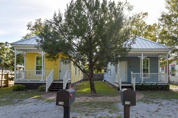 114 &116 10th St, Apalachicola, FL 32320