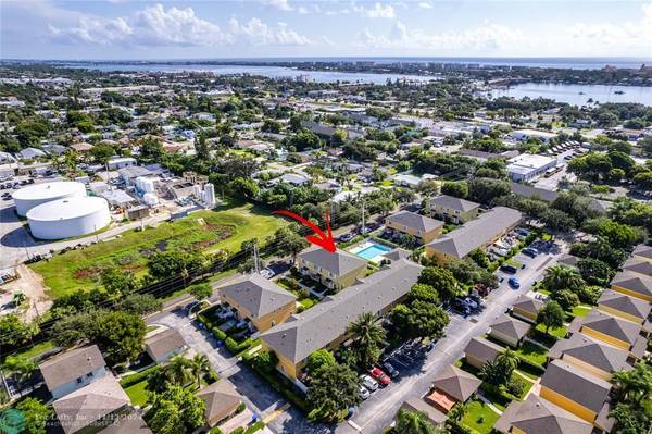 506 W Bloxham St, Lantana, FL 33462