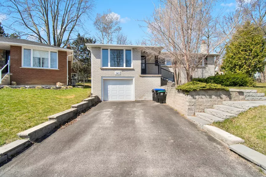 143 Luxury AVE, Bradford West Gwillimbury, ON L3Z 1T5