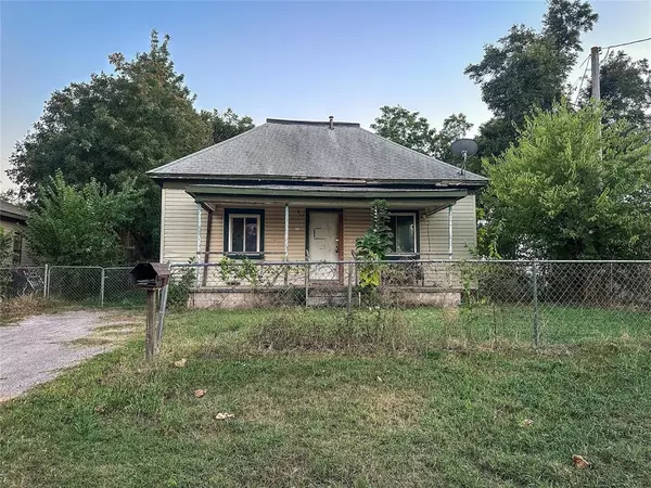 525 W Washington Street, Chickasha, OK 73018