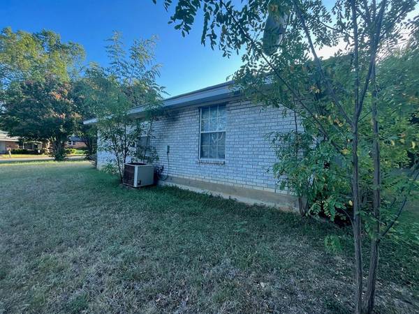 Keene, TX 76059,206 E Maple Street