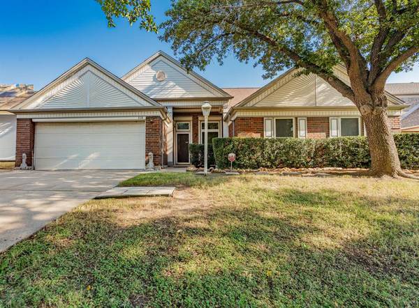 118 Morningside Drive, Grand Prairie, TX 75052