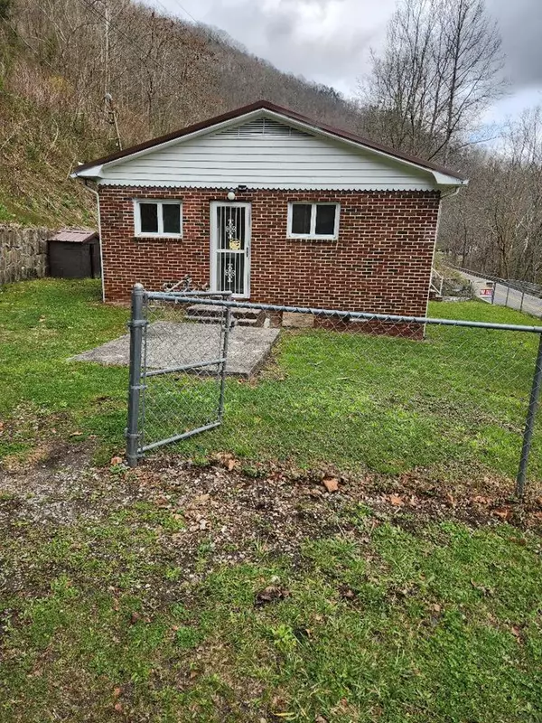 2253 Slate Creek Road, Grundy, VA 24614