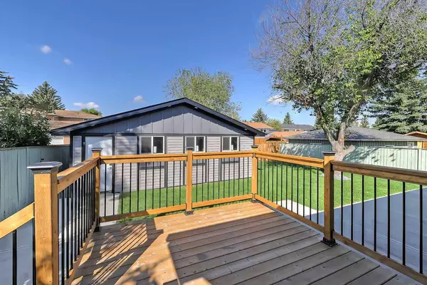 Calgary, AB T2K 4T2,1272 Hunterburn CRES NW