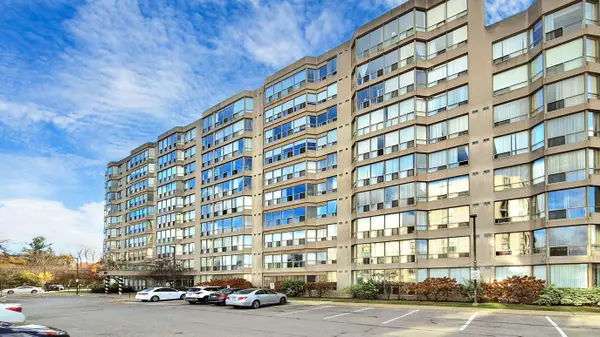 175 Cedar AVE #107, Richmond Hill, ON L4C 9V3