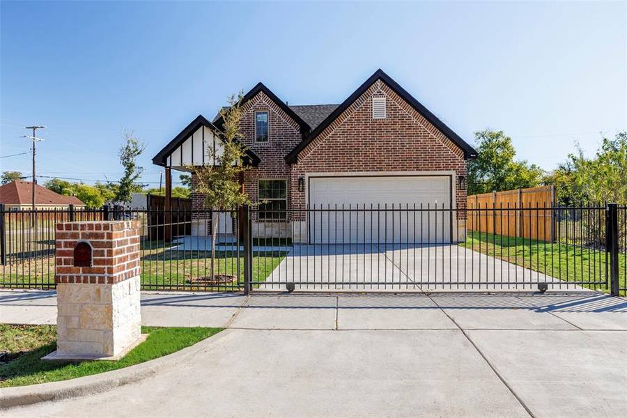 2005 Renner Avenue, Fort Worth, TX 76104