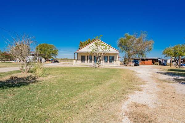 Barry, TX 75102,6249 NW County Road 1147