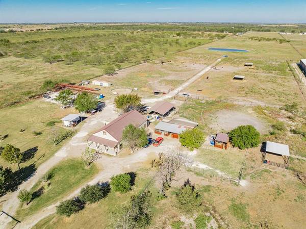 Barry, TX 75102,6249 NW County Road 1147