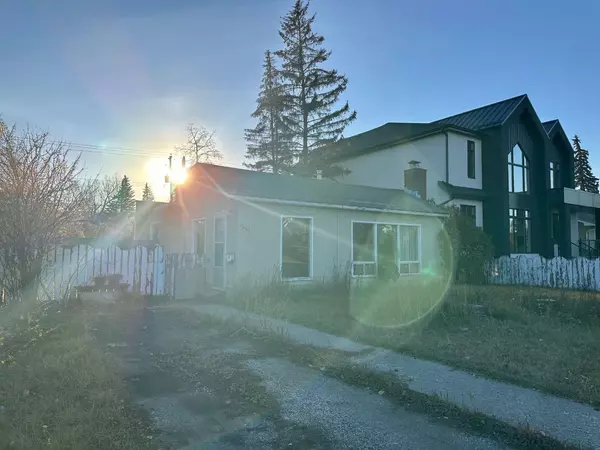 Calgary, AB T3B 2C7,6623 Bow CRES NW