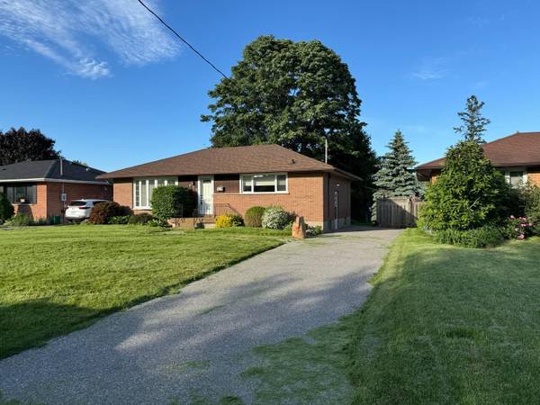 475 Fairlawn ST #Bsmt, Oshawa, ON L1J 4R5