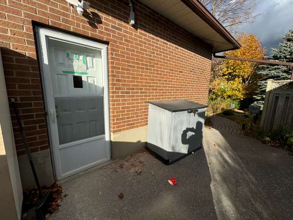 Oshawa, ON L1J 4R5,475 Fairlawn ST #Bsmt