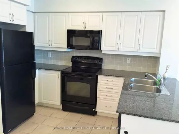 Richmond Hill, ON L4B 0B1,185 Oneida CRES #203