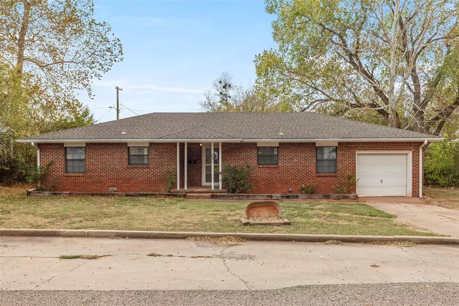 221 S Price Avenue, Chandler, OK 74834