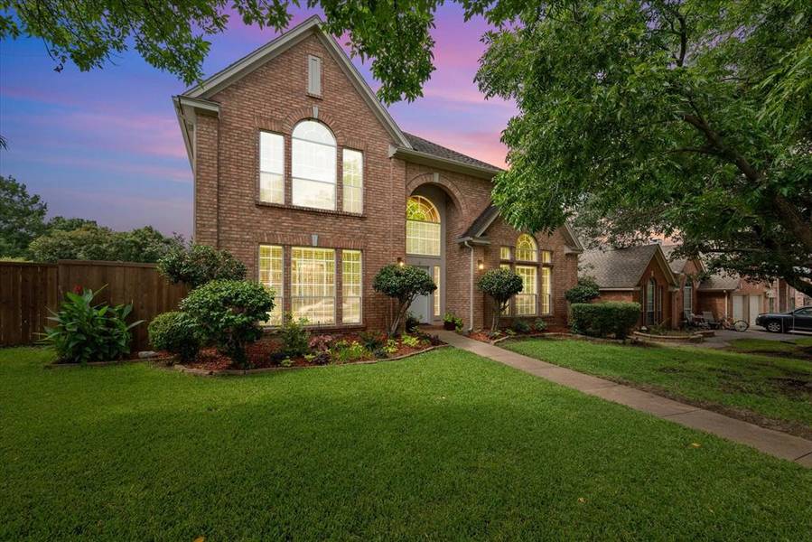 2117 Sandell Drive, Grapevine, TX 76051