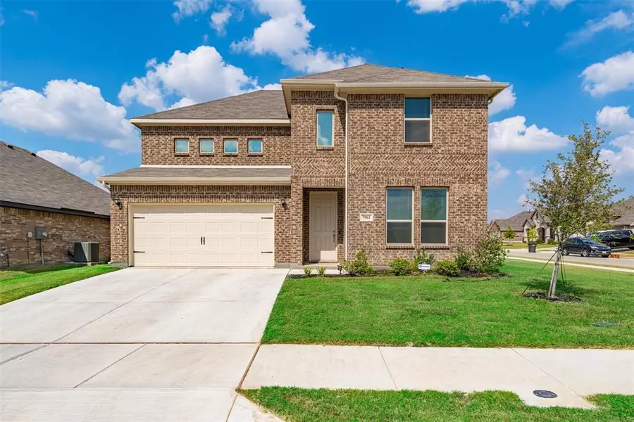 5961 Halls Lake Loop, Fort Worth, TX 76179