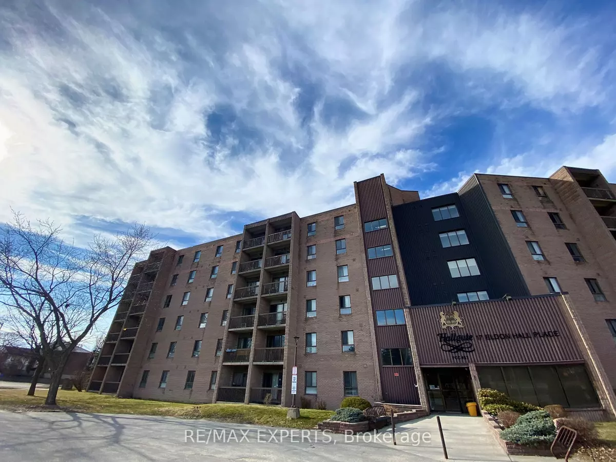 Kingston, ON K7M 7H5,17 Eldon Hall PL #406