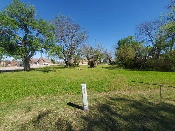 501 S 2nd Street, Okemah, OK 74859