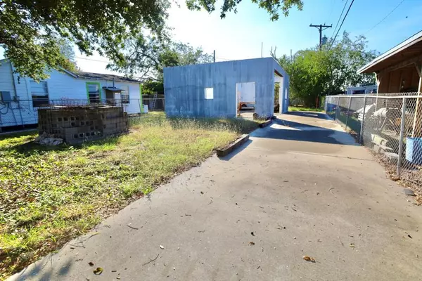 1309 Sabinas St, Corpus Christi, TX 78405